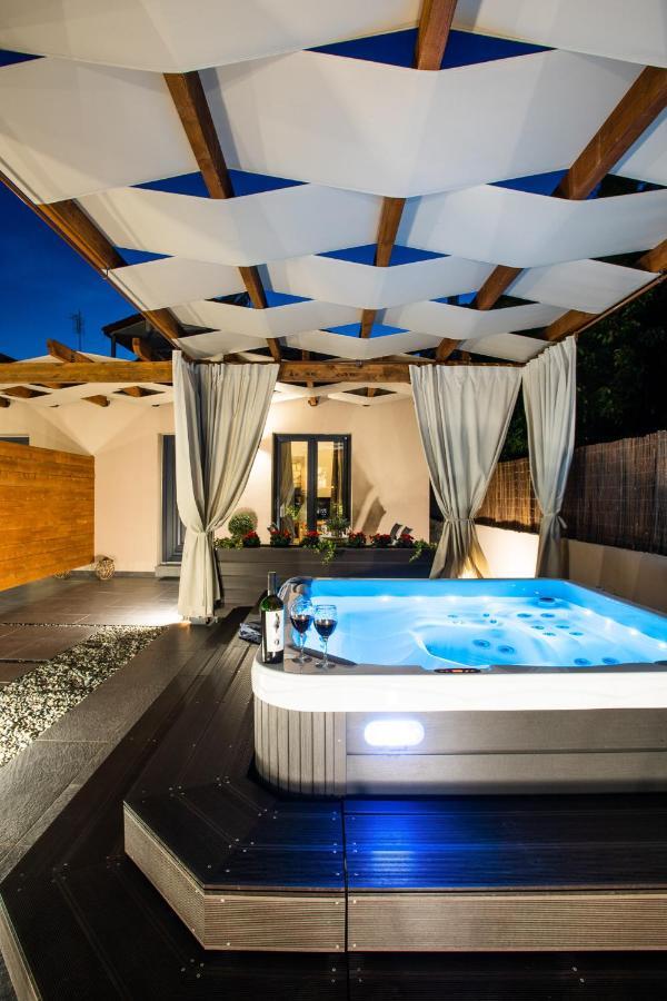 Meteora Boutique Villa A กาลัมปากา ภายนอก รูปภาพ