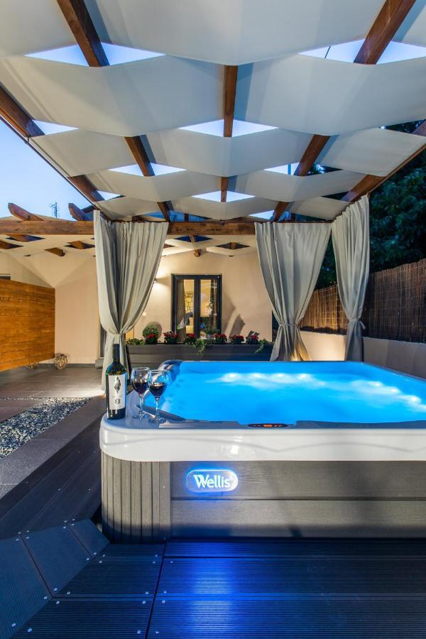 Meteora Boutique Villa A กาลัมปากา ภายนอก รูปภาพ